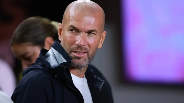 Zinédine Zidane Resmi Jadi Pewaris Tahta Deschamps di Timnas Prancis