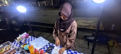 Ada Asa Di Lapak Sushi Nafi, Ibu Muda Tunawicara Sang Tulang Punggung Keluarga