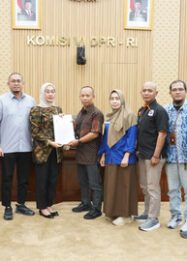 Andre Rosiade Komisi VI Dorong Solusi Pekerja PT Pos Bersama Danantara