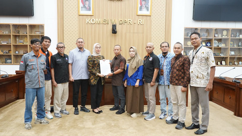 Andre Rosiade Komisi VI Dorong Solusi Pekerja PT Pos Bersama Danantara