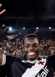 Andrés Gómez Exalta Entrega do Vasco Após Vitória por 1 a 0 Sobre Vitória na Copa do Brasil