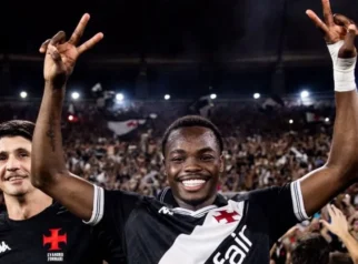 Andrés Gómez Exalta Entrega do Vasco Após Vitória por 1 a 0 Sobre Vitória na Copa do Brasil