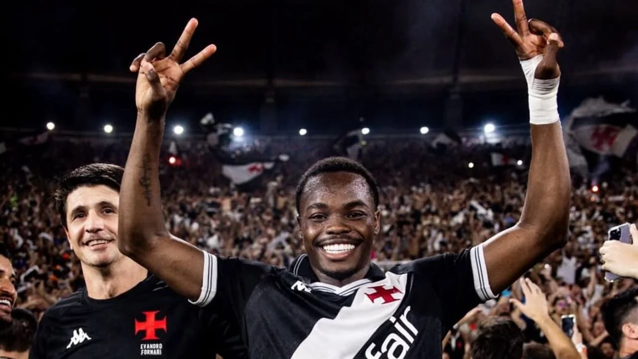 Andrés Gómez Exalta Entrega do Vasco Após Vitória por 1 a 0 Sobre Vitória na Copa do Brasil