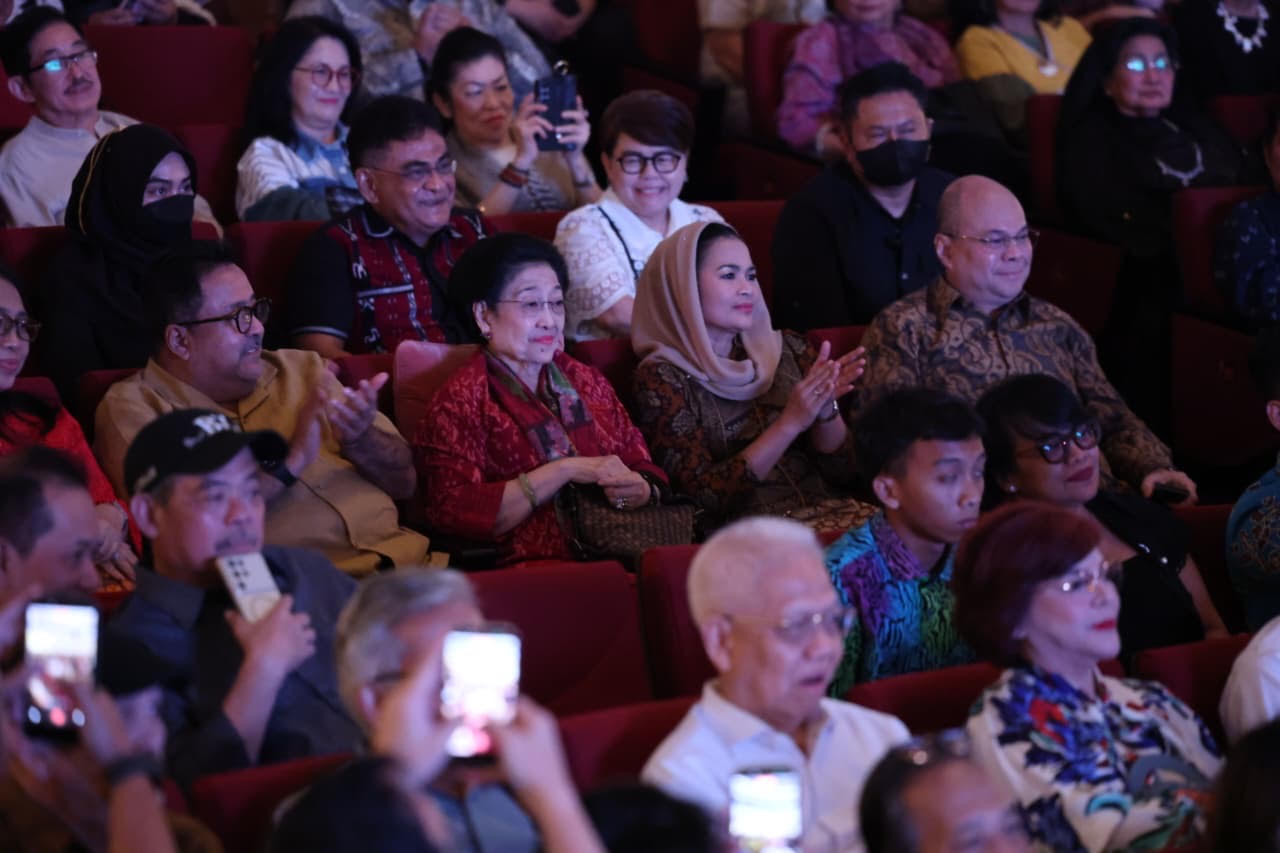 Bambang Harymurti Pimpin Bedah Buku Erros Djarot, Megawati Duduk Bersanding Bersama Elit Politik Nasional