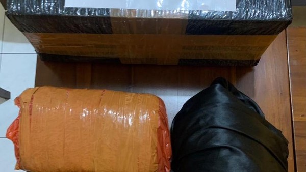 Bareskrim Bongkar Jaringan KingGarden, Ungkap Penyamaran 9,4 Kg Ganja di Paket Tekstil