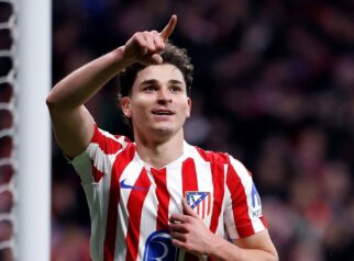 Belum Menyerah, Barcelona Terus Memburu Julian Alvarez