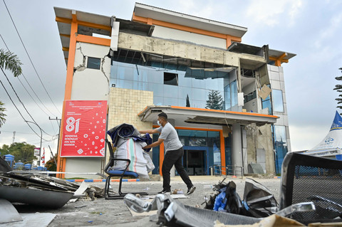 BNPB Update Korban Gempa NTT 68 Orang Meninggal Dunia, 213 Luka