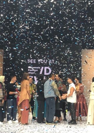 BTN Indonesia Fashion Week 2026 Ditutup Meriah, Ulos Simetria Tegaskan Wastra Nusantara Mendunia
