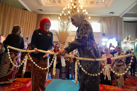 Buka Pameran Roepa Merdeka, Ketua Harian Dekranas Puji Kreativitas DWP BIN