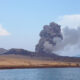 Foto Kolom Abu Membubung Tinggi saat Gunung Anak Krakatau Erupsi