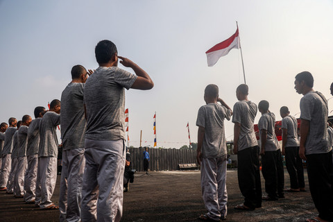 Foto Saat Pasien ODGJ Gelar Upacara HUT 81 RI di Bekasi