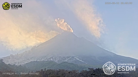 Gunung Merapi Keluarkan Awan Panas Guguran Senin Pagi Ini