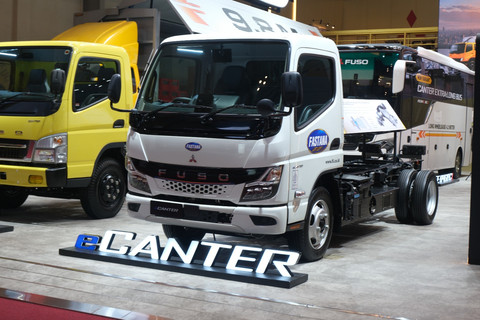 Hemat Operasional 41 Persen, Alasan Fastana Boyong Truk Listrik Fuso eCanter