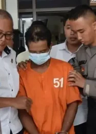 Ini Tampang Pelaku Pembunuhan Wanita di Kos Grogol Masih Terlihat Santai Sebelum Melarikan Diri