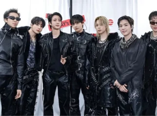 Jin dan RM BTS Tampil Edgy Pakai Gucci di Arirang World Tour Paris