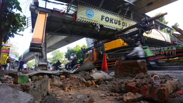 JPO Tendean Diganti Pelican Crossing Sementara, Sudah Bisa Digunakan Pejalan Kaki