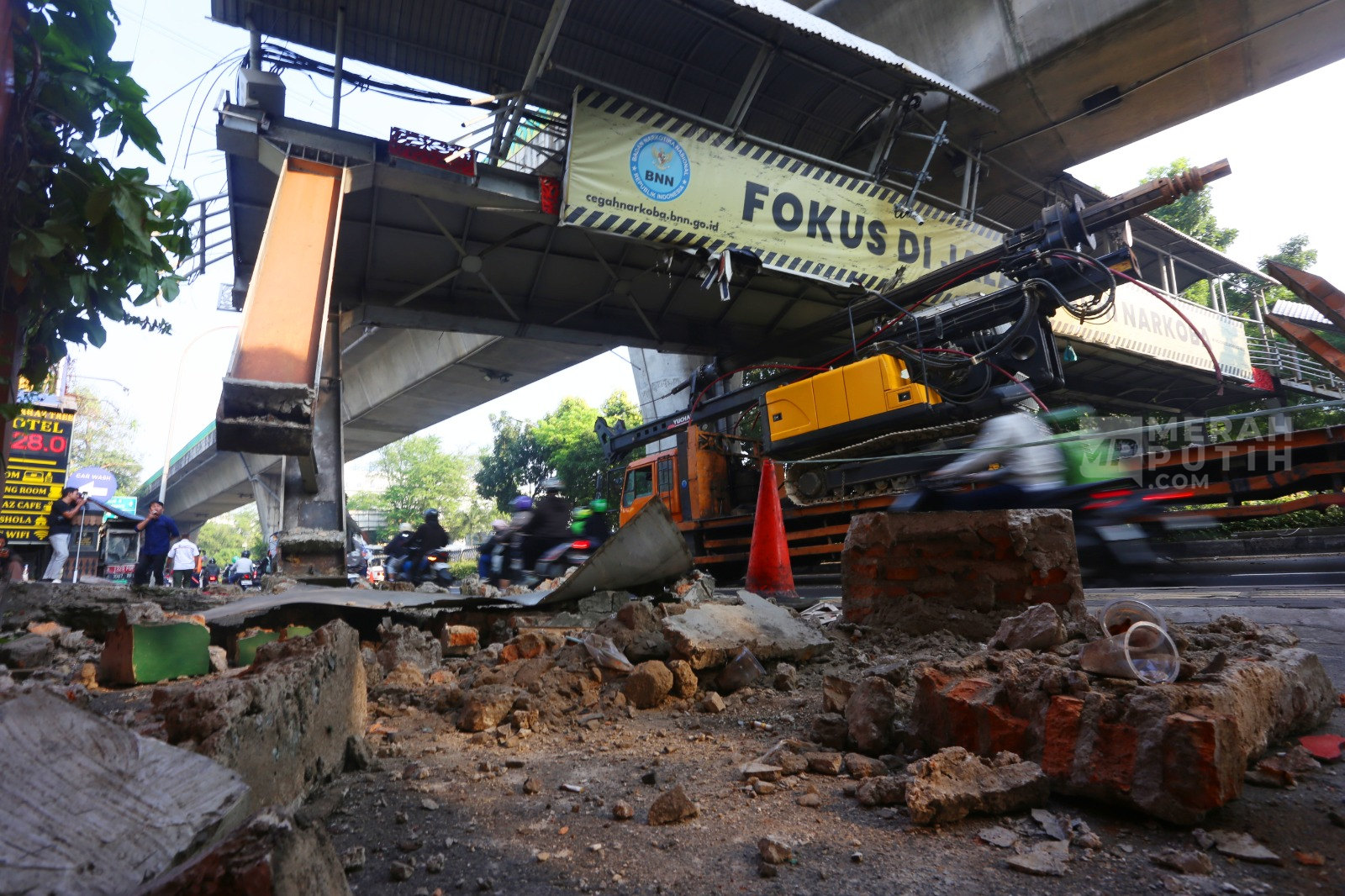 JPO Tendean Diganti Pelican Crossing Sementara, Sudah Bisa Digunakan Pejalan Kaki