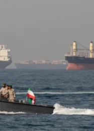 Kapal Tanker di Selat Hormuz Diserang IRGC, Empat Lainnya Mundur