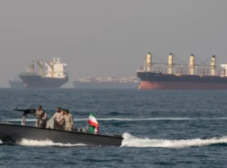 Kapal Tanker di Selat Hormuz Diserang IRGC, Empat Lainnya Mundur