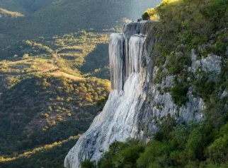 Keajaiban Alam Hierve el Agua di San Lorenzo, Oaxaca: Air Terjun Batu yang Mengagumkan