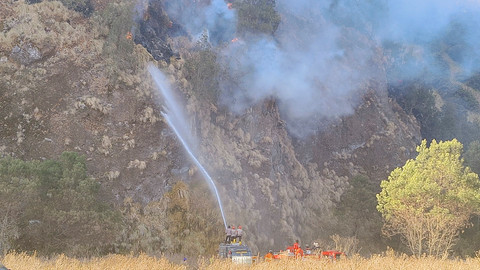 Kebakaran di Kawasan Bromo Padam, TNI-BPBD Siapkan Pembasahan