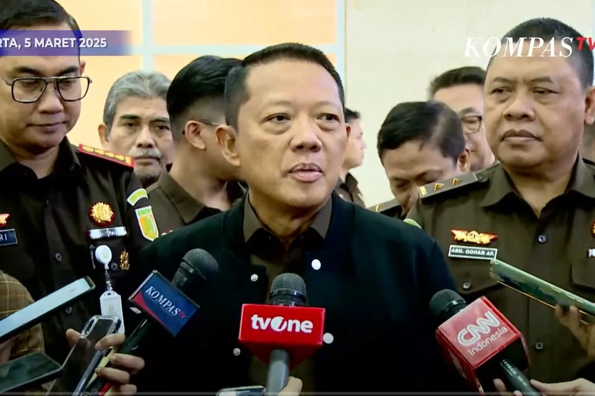 Kejagung Tangani Kasus Eks Jampidsus Febrie Adriansyah dengan Hati-Hati dan Strategi Khusus