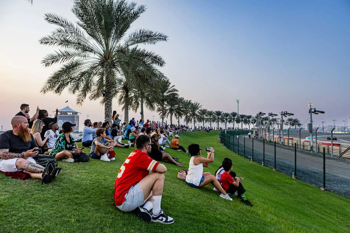 Kids Go Free Friday Kembali Hadir di Abu Dhabi Grand Prix untuk Pengalaman Keluarga yang Lebih Seru
