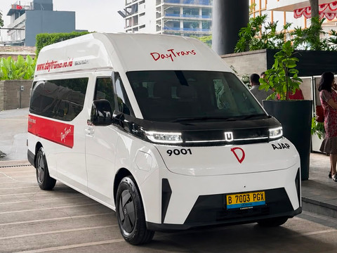 Lebih Hemat Biaya, Van Listrik Farizon Jadi Armada Travel Rute Jakarta-Semarang