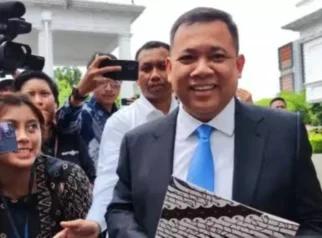 Manajemen BYAN Bantah Rumor Akuisisi oleh Haji Isam, Saham Anjlok Tajam