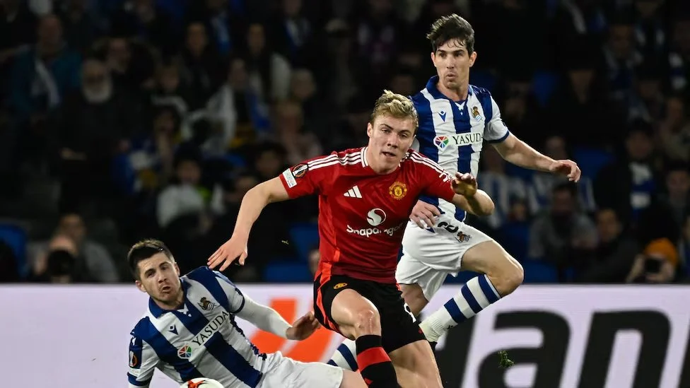 Manchester United Tahan Imbang PSG 1-1, Mason Mount Cedera dalam Laga Pramusim