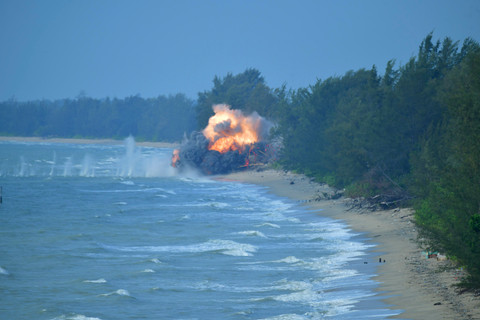 Menhan, Panglima TNI, dan Ketua Komisi I Tinjau Latihan Gabungan 13 Ribu Personel TNI di Kepri
