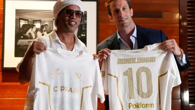 Merumput Lagi di Usia 46 Tahun Bersama Ravenna FC? Ronaldinho: Jika Itu Terjadi, Akan Lebih Indah!