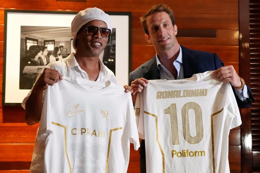 Merumput Lagi di Usia 46 Tahun Bersama Ravenna FC? Ronaldinho: Jika Itu Terjadi, Akan Lebih Indah!