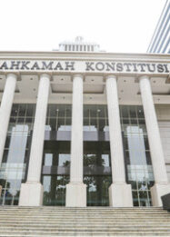 MK Hapus Ancaman Pidana di KUHP Baru Terkait Penggunaan Lambang Negara
