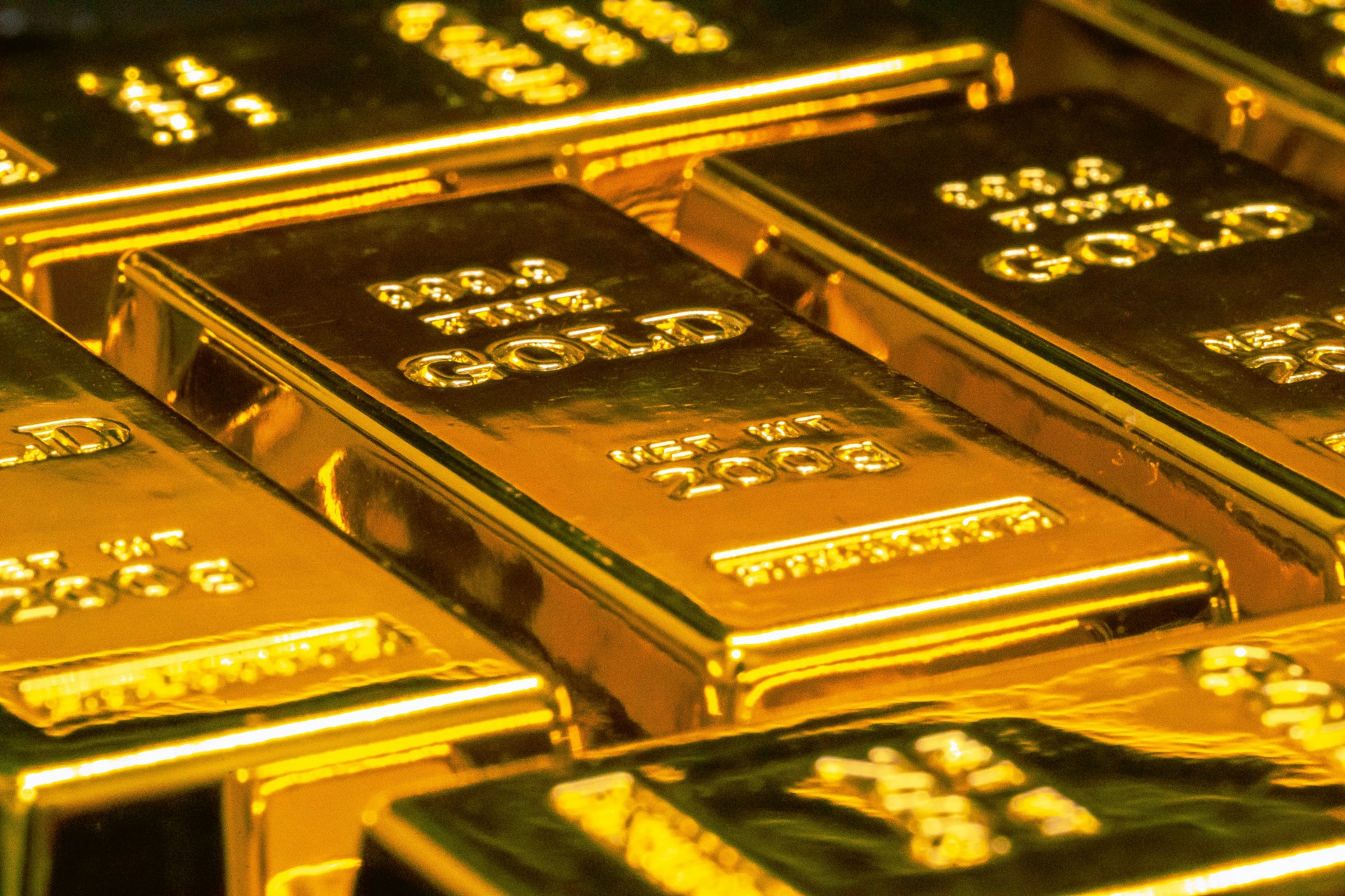 Nilai Tukar Mata Uang Utama Global Menguat, Harga Emas Dunia Melemah