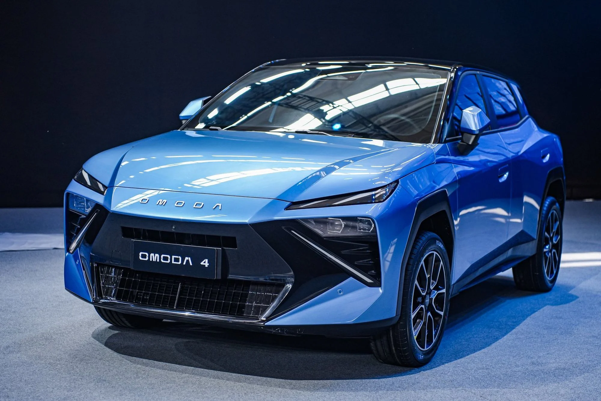 Omoda O4 EV Vs MG 4 EV, Adu Hatchback Listrik Sporty dan Futuristis