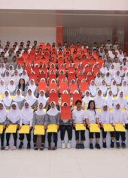 Paper Mob Ala Siswa Sekolah Rakyat Sulsel Tampilkan Keberanian dan Kreativitas Anak Bangsa