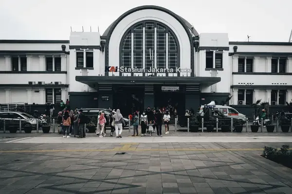 Pemerintah Bakal Revitalisasi Stasiun Bogor dan Jakarta Kota