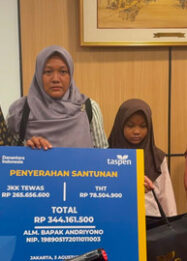 Pemprov DKI Beri Santunan Rp 344 Juta Untuk Damkar yang Gugur Saat Bertugas