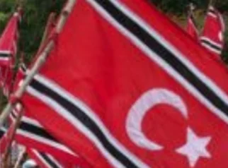Pengibar Bendera Bulan Bintang di Aceh: Dinamika Perdamaian dan Tantangan Simbolisme