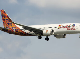 Penumpang Batik Air Malaysia-India Coba Pecahkan Kaca dan Buka Paksa Pintu Darurat