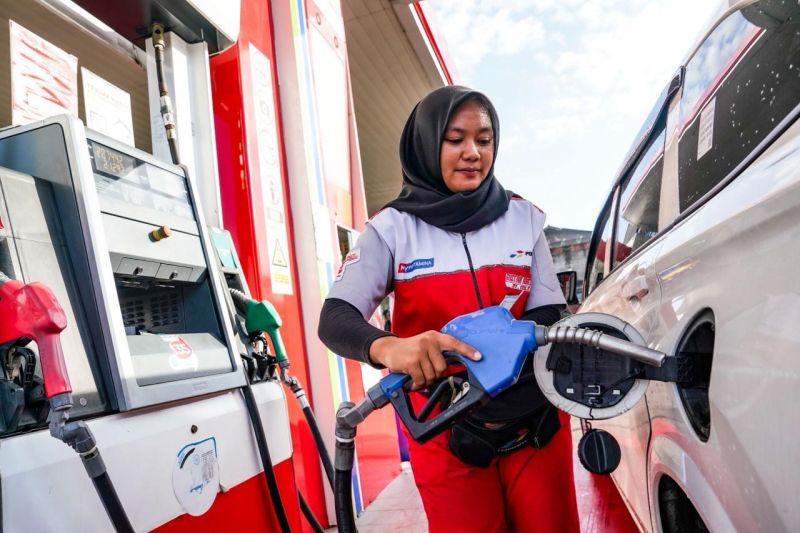 Pertamina Turunkan Harga BBM Pertamax Jadi Rp 15.950 Per liter