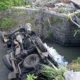 Pikap Terjun ke Sungai di Trenggalek, Diduga Kurang Konsentrasi Sebabkan Dua Orang Luka-luka