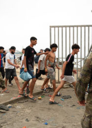PM Spanyol Ungkap Alasan Ribuan Migran Maroko Terobos Perbatasan Dihasut Mafia