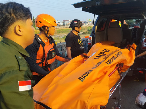 Pria yang Loncat Cari Kunci Motor di Banjir Kanal Barat Ditemukan Tewas