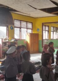 Puluhan Siswa PAUD di Lebak Terpaksa Belajar di Bangunan Sekolah Nyaris Ambruk