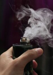 Ramai Bincang Anak Jadi Bintang Vape di Media Sosial, DPR Desak Polisi Bertindak