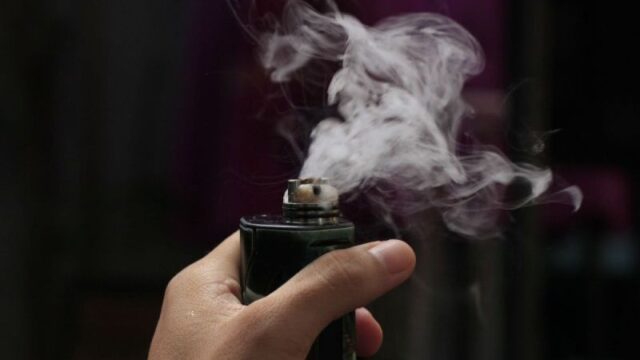 Ramai Bincang Anak Jadi Bintang Vape di Media Sosial, DPR Desak Polisi Bertindak