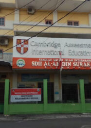 Ratusan Siswa SDII Standar Cambridge Solo Keracunan MBG, SPPG Yayasan Al Abidin Ditutup