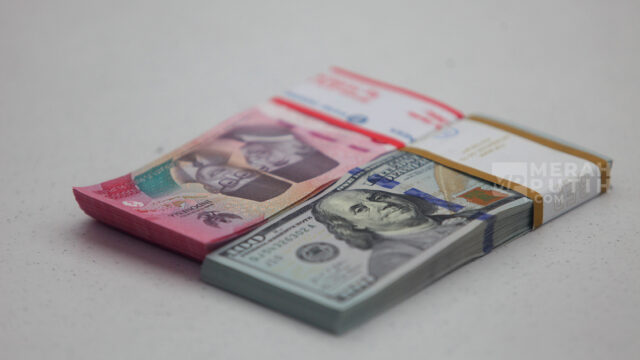 Rupiah Kembali Melemah, Selasa Ditutup Turun 106 Poin ke Rp17.861 per Dolar AS
